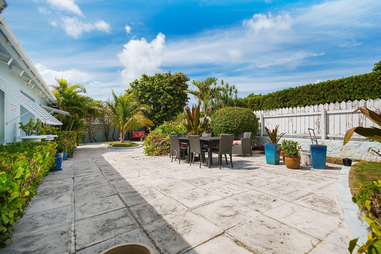 Water's Edge— A Turnkey Waterfront Estate