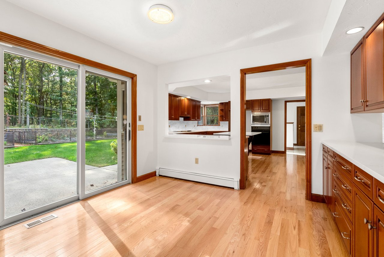 4 Leslie Rd