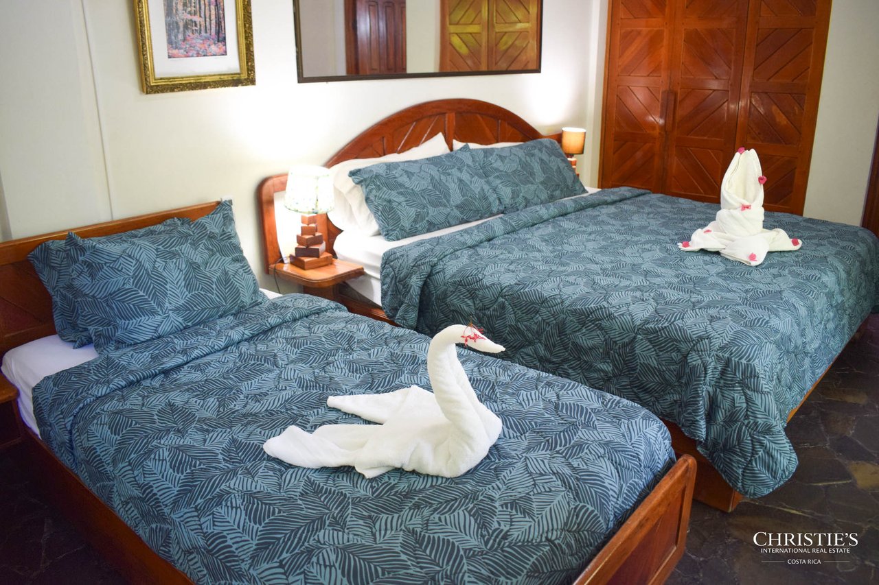 Hotel Las Tortugas - Legendary Beachfront Boutique Hotel 