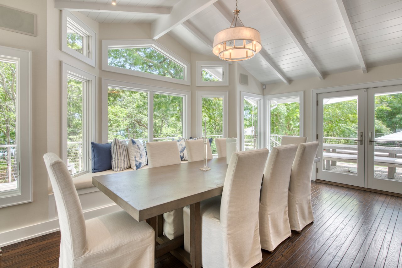 30 Springwood Way, East Hampton