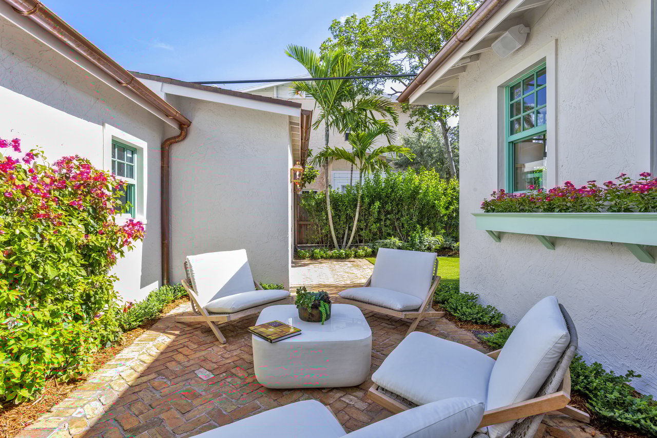 Charming Like New Residence In Town