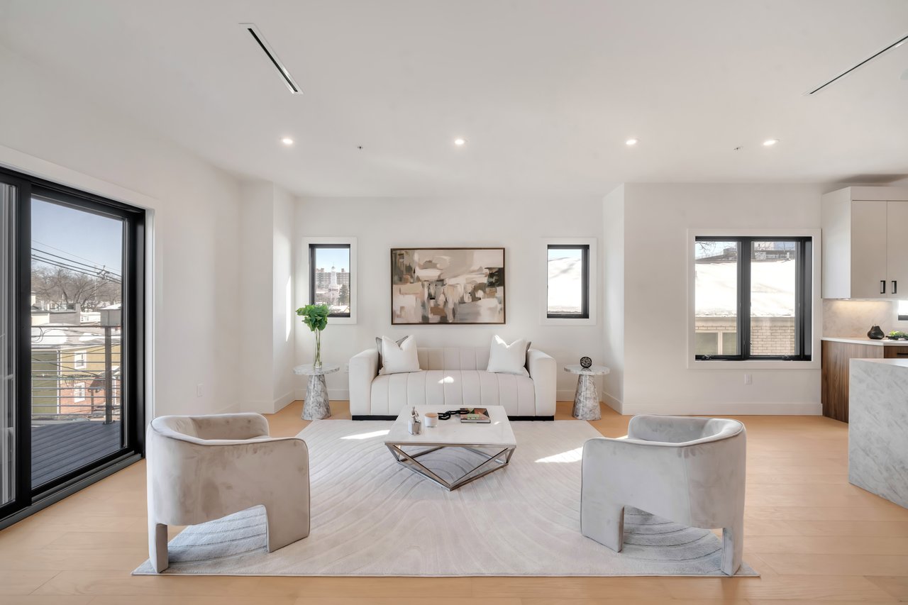 2220 Mackay Avenue B