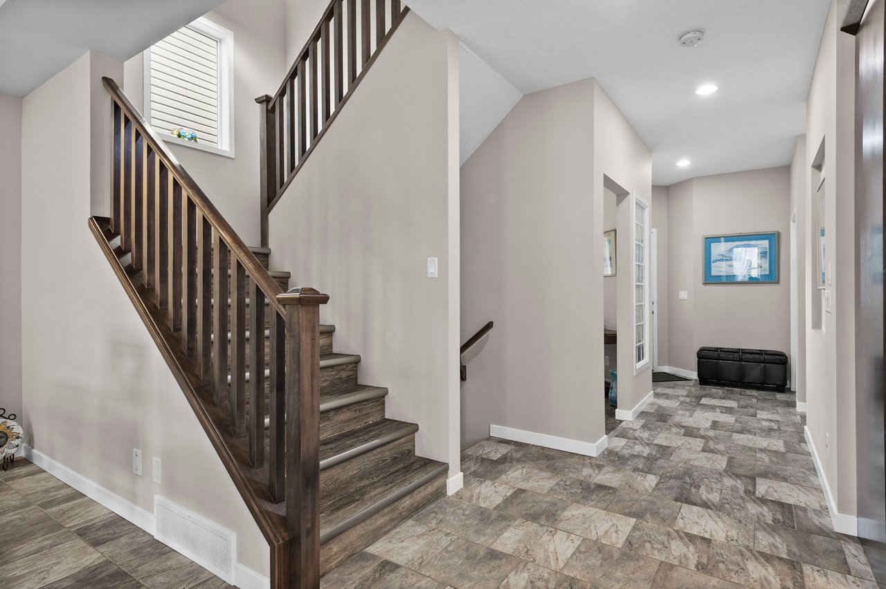 207 Royal Oak Bay NW
