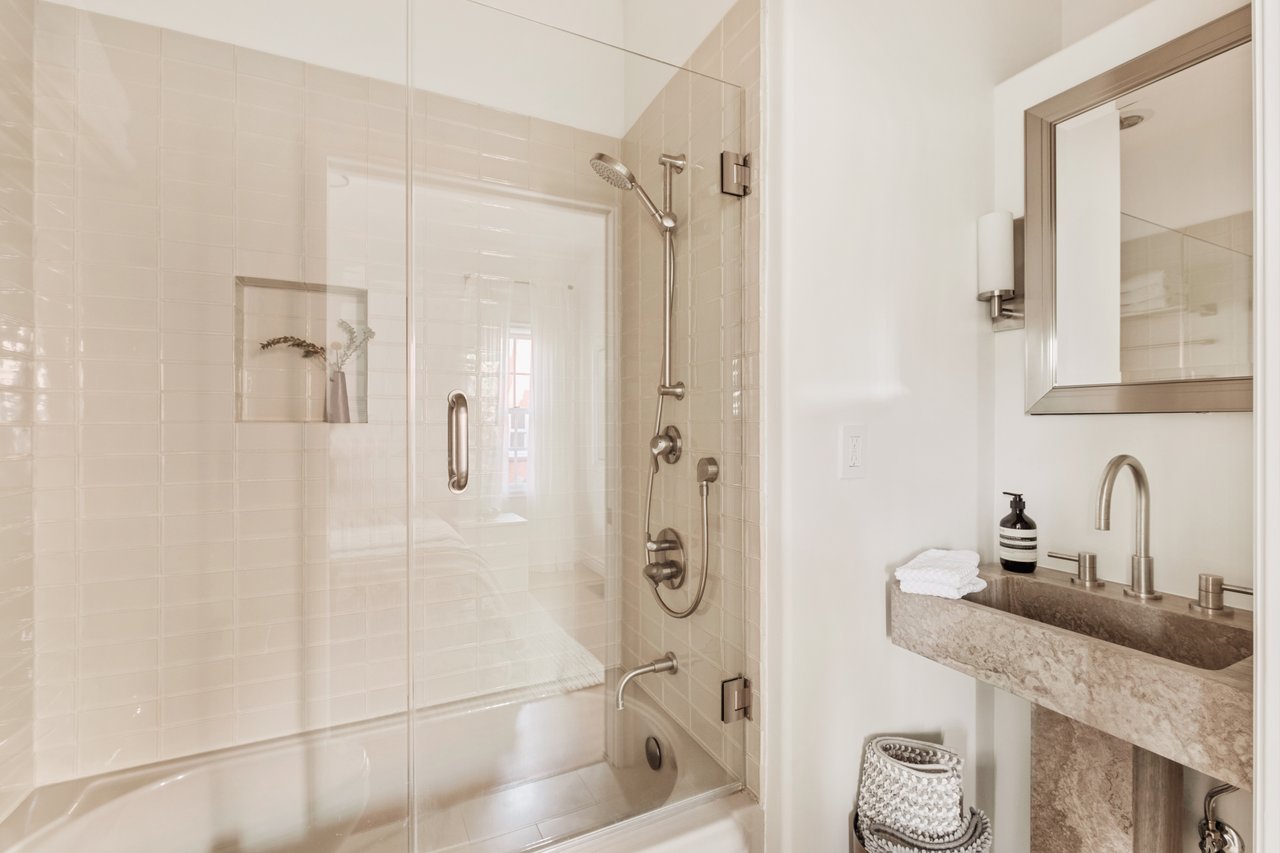 8835 Betty Way, West Hollywood