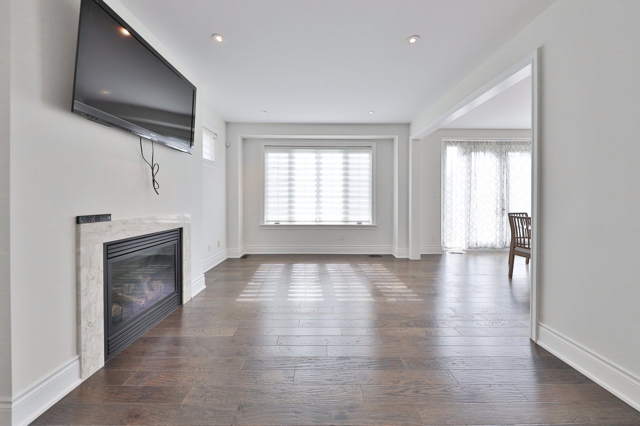 2163 Vineland Crescent, Oakville