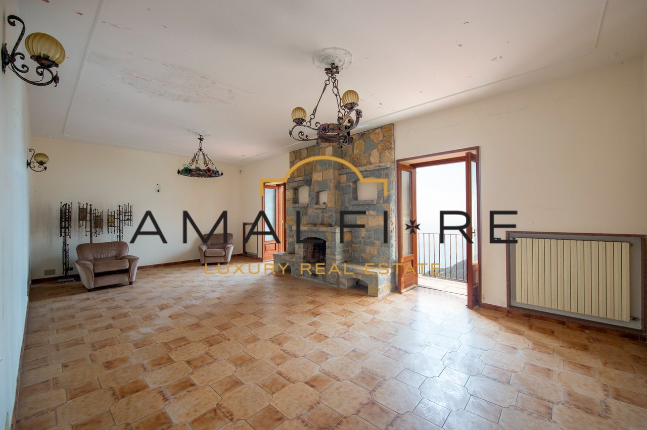 Villa With Garden and Two Outbuildings to Renovate in Minuta Di Scala