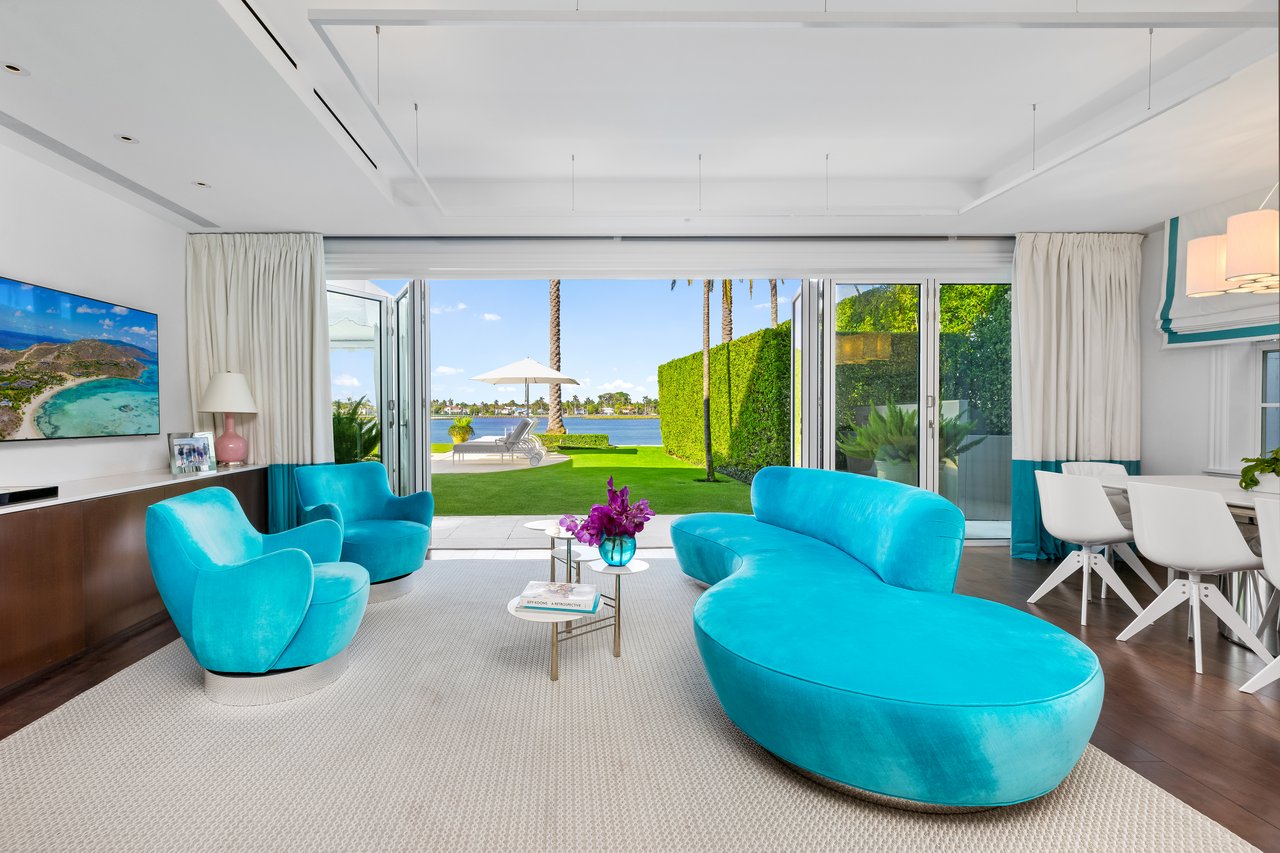 Georgian Waterfront Mansion on Everglades Island