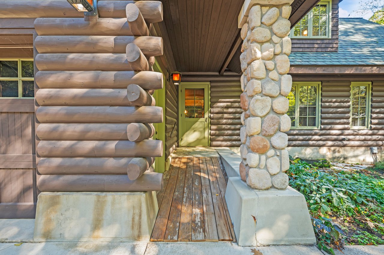 14657 Lakeshore Road