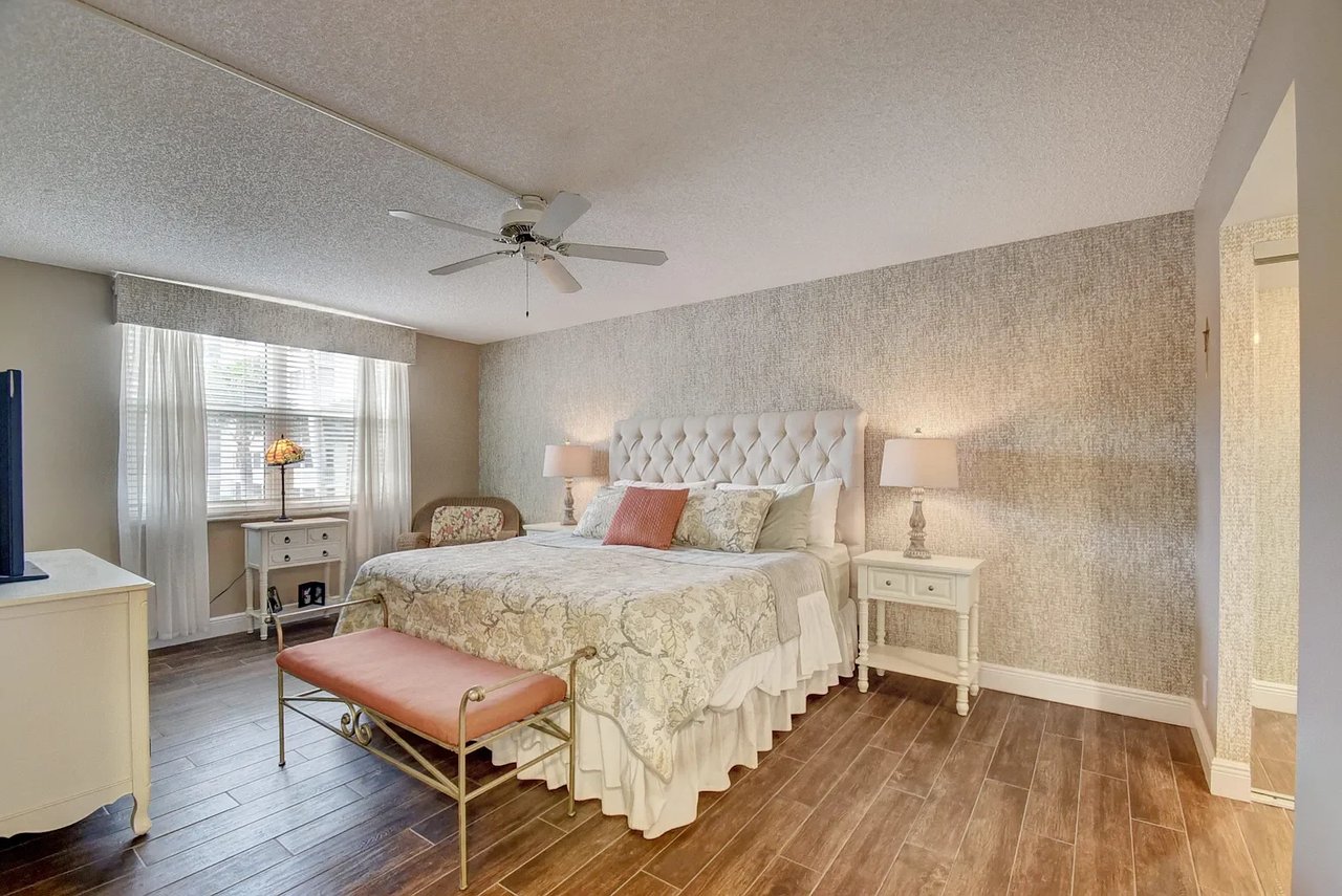 1 Harbourside Dr APT 4201