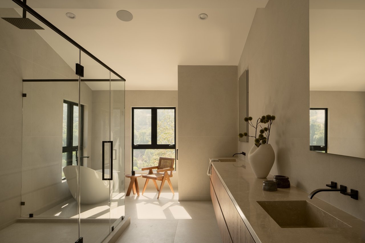 quintessential Hollywood Hills