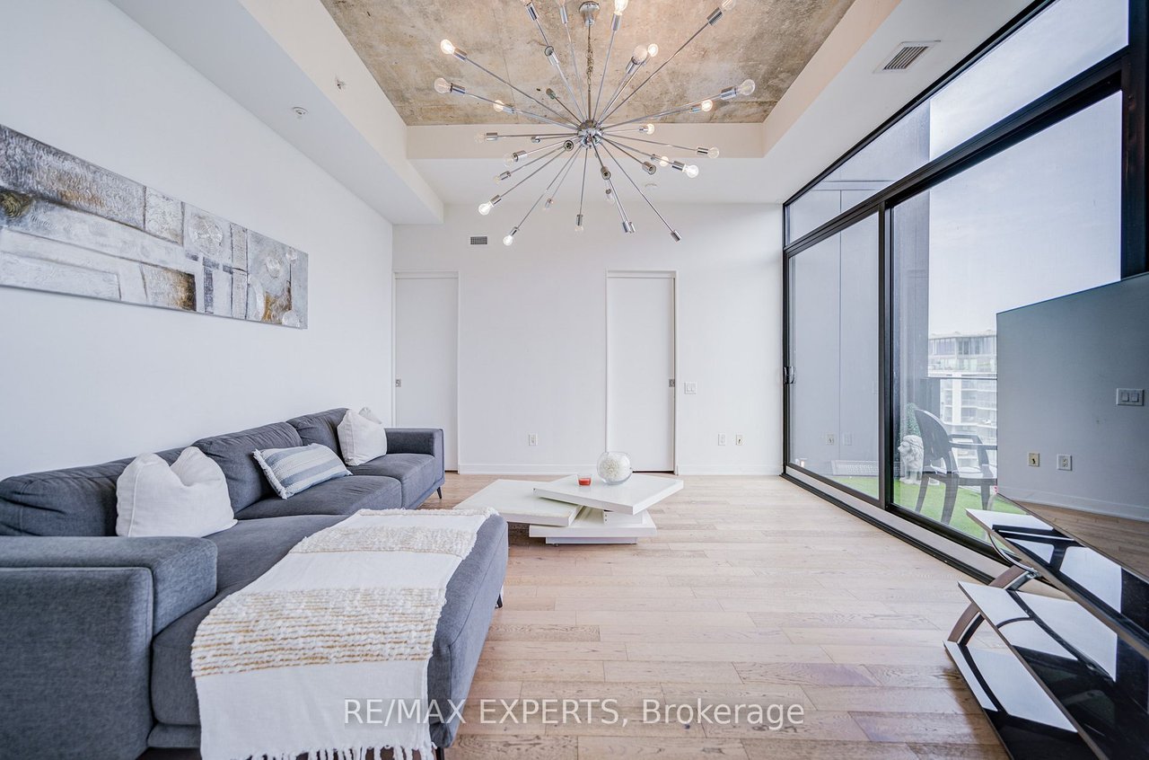 THOMPSON RESIDENCES