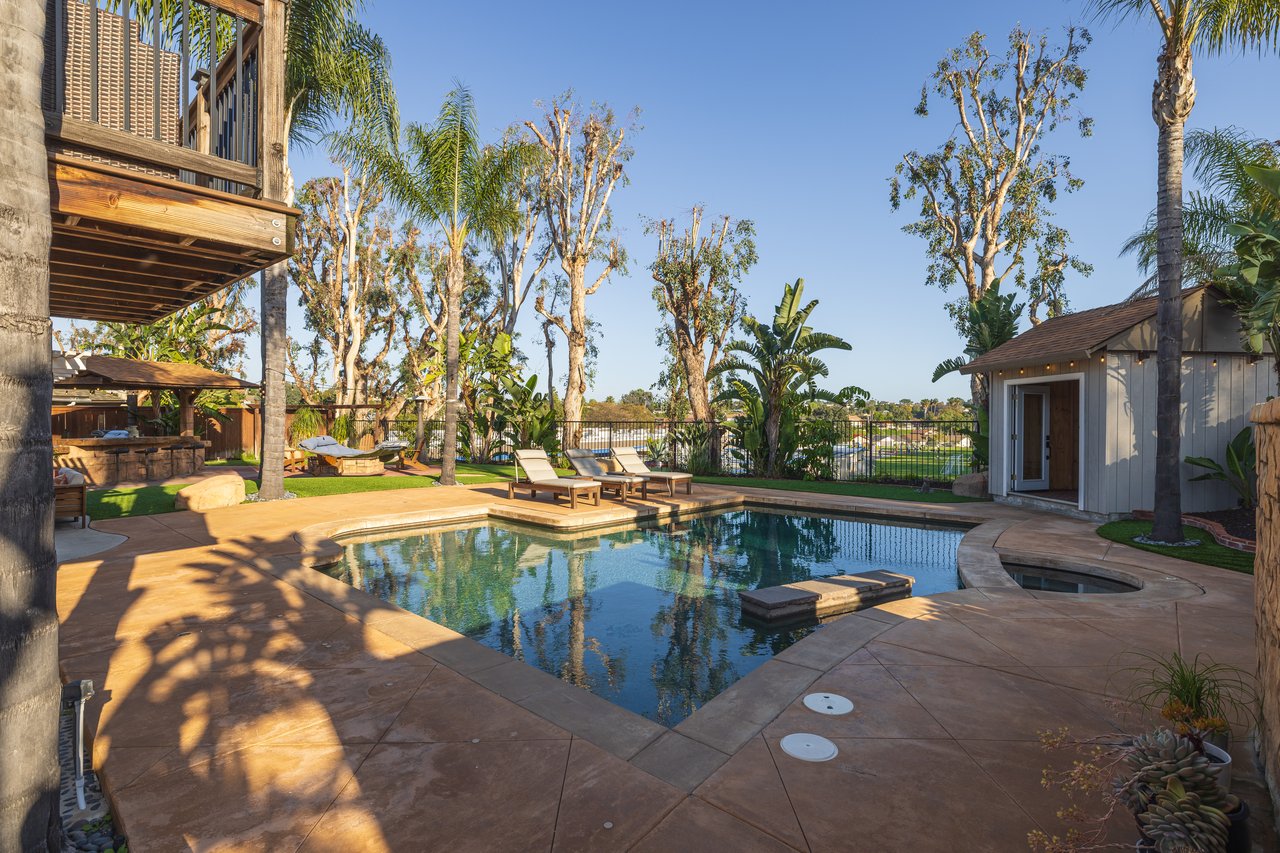 23965 Carrillo Dr
