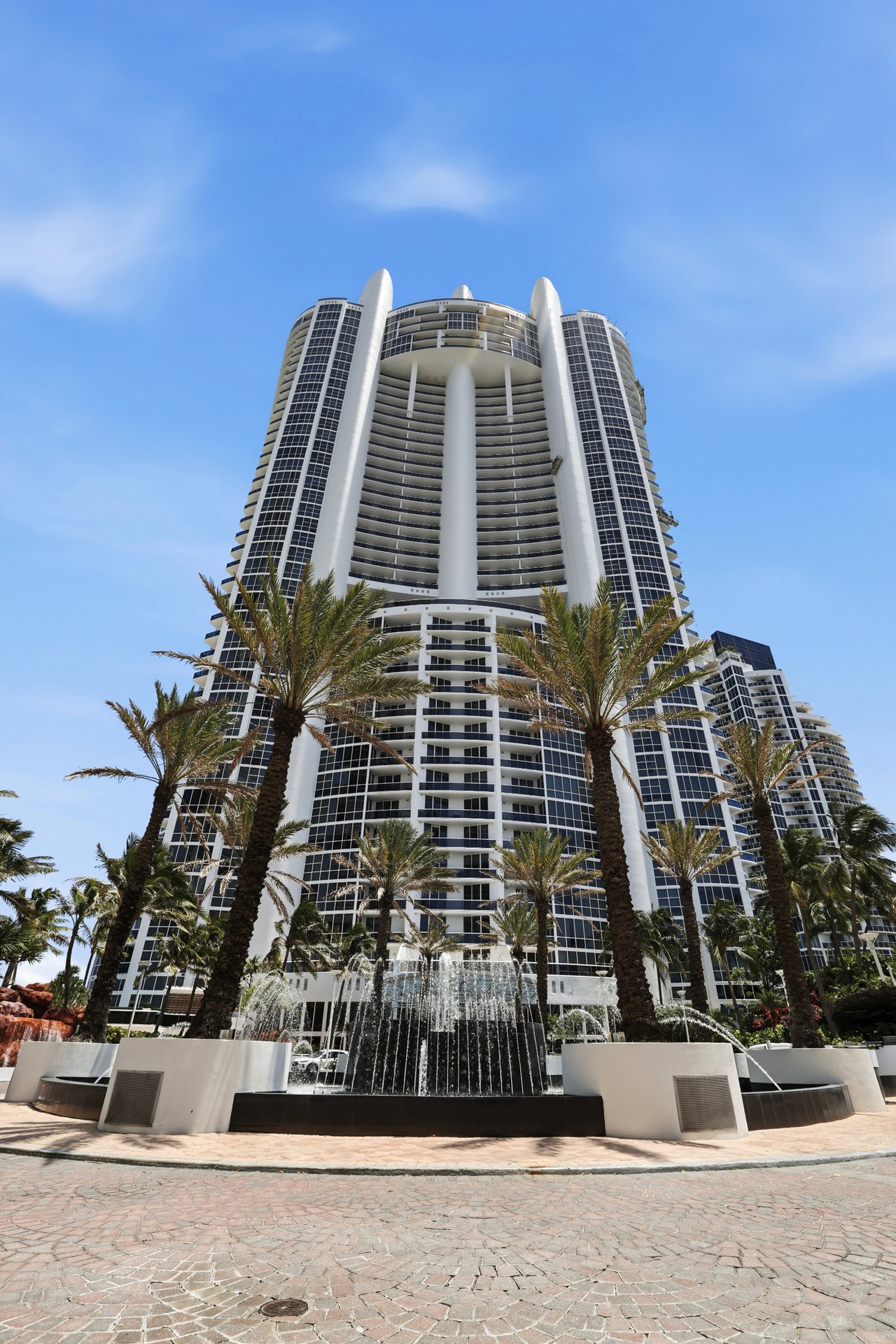 18201 Collins Avenue PH 5109