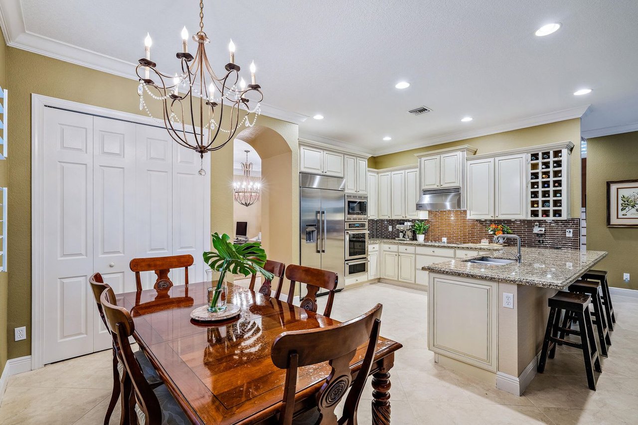 12479 Aviles Cir