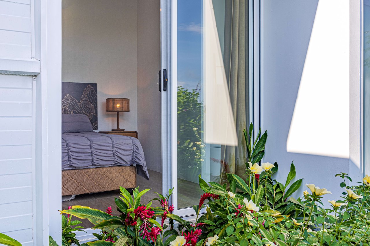 Casa Las Palmeras, Stunning Mountain and Ocean View Home