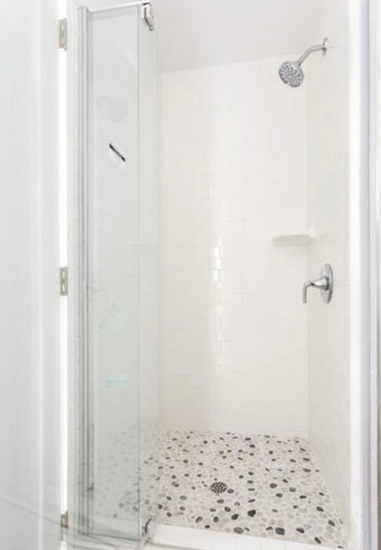 1731–1733 S New England St