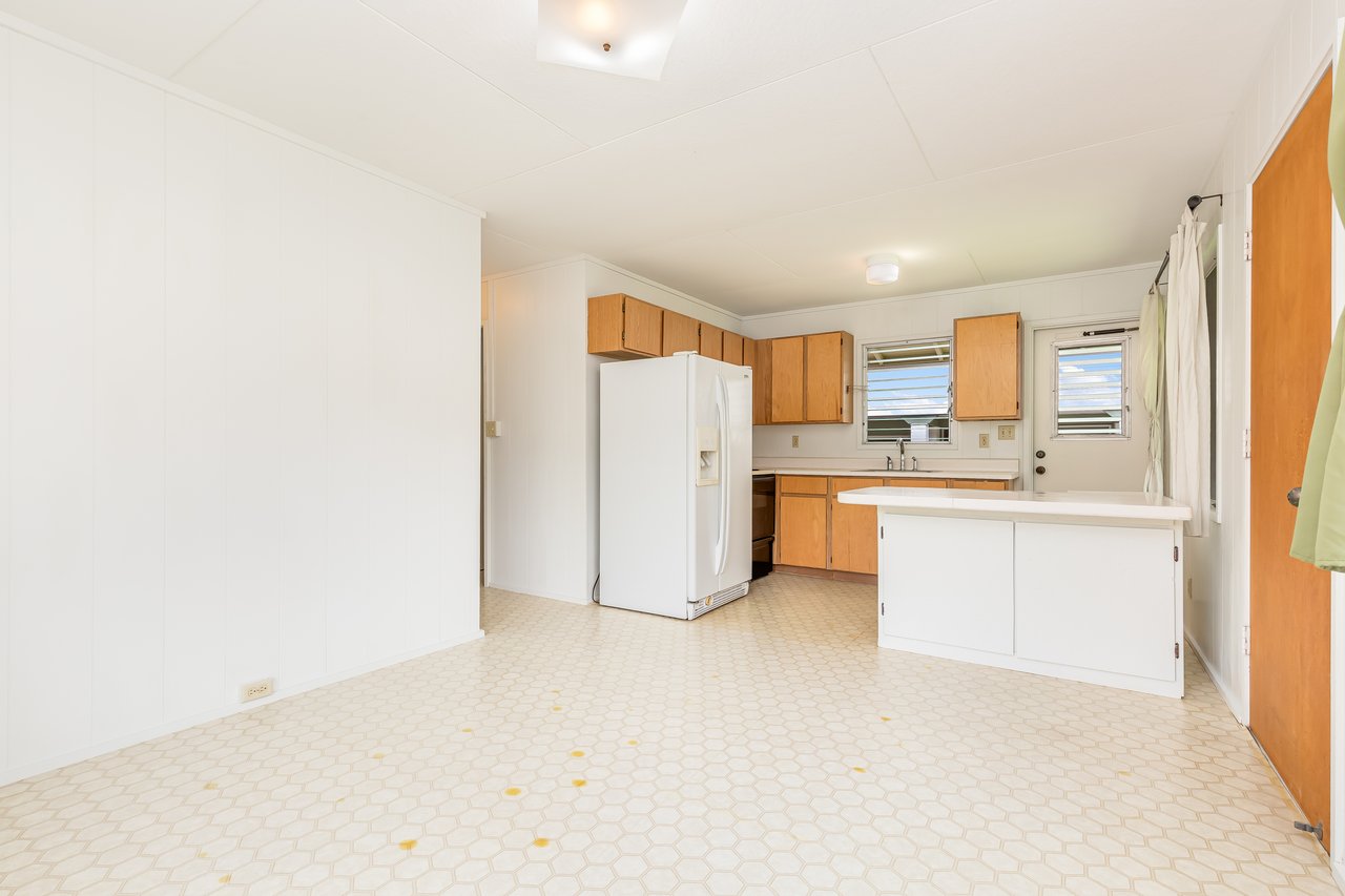 3313 Manoa Road