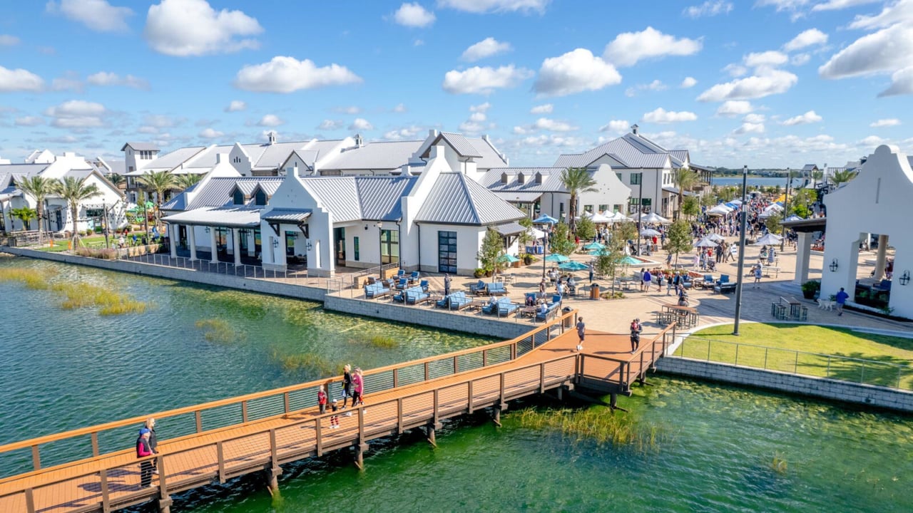 9,600-Square-Foot Clubhouse