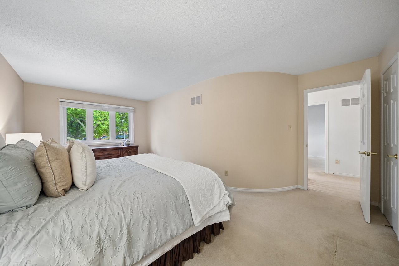 Timeless Glen Abbey living 