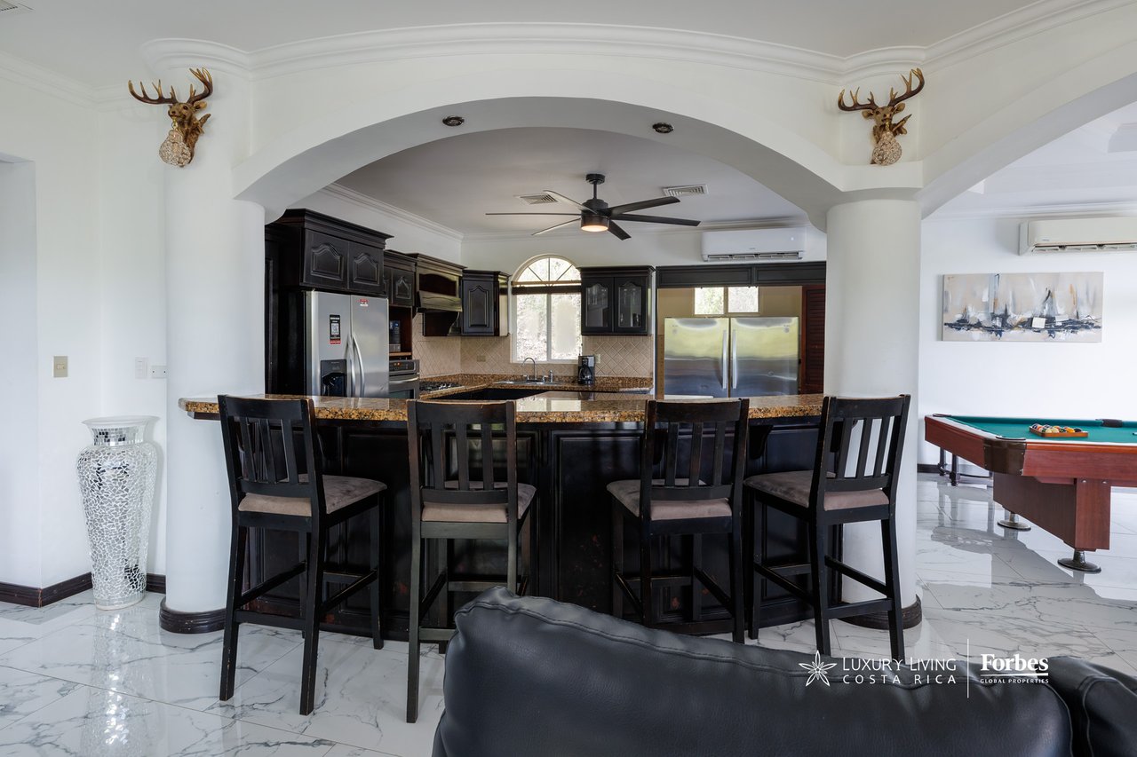 21455 - Remodeled Residence, 10 bedrooms, Near Marina Los Sueños with Views