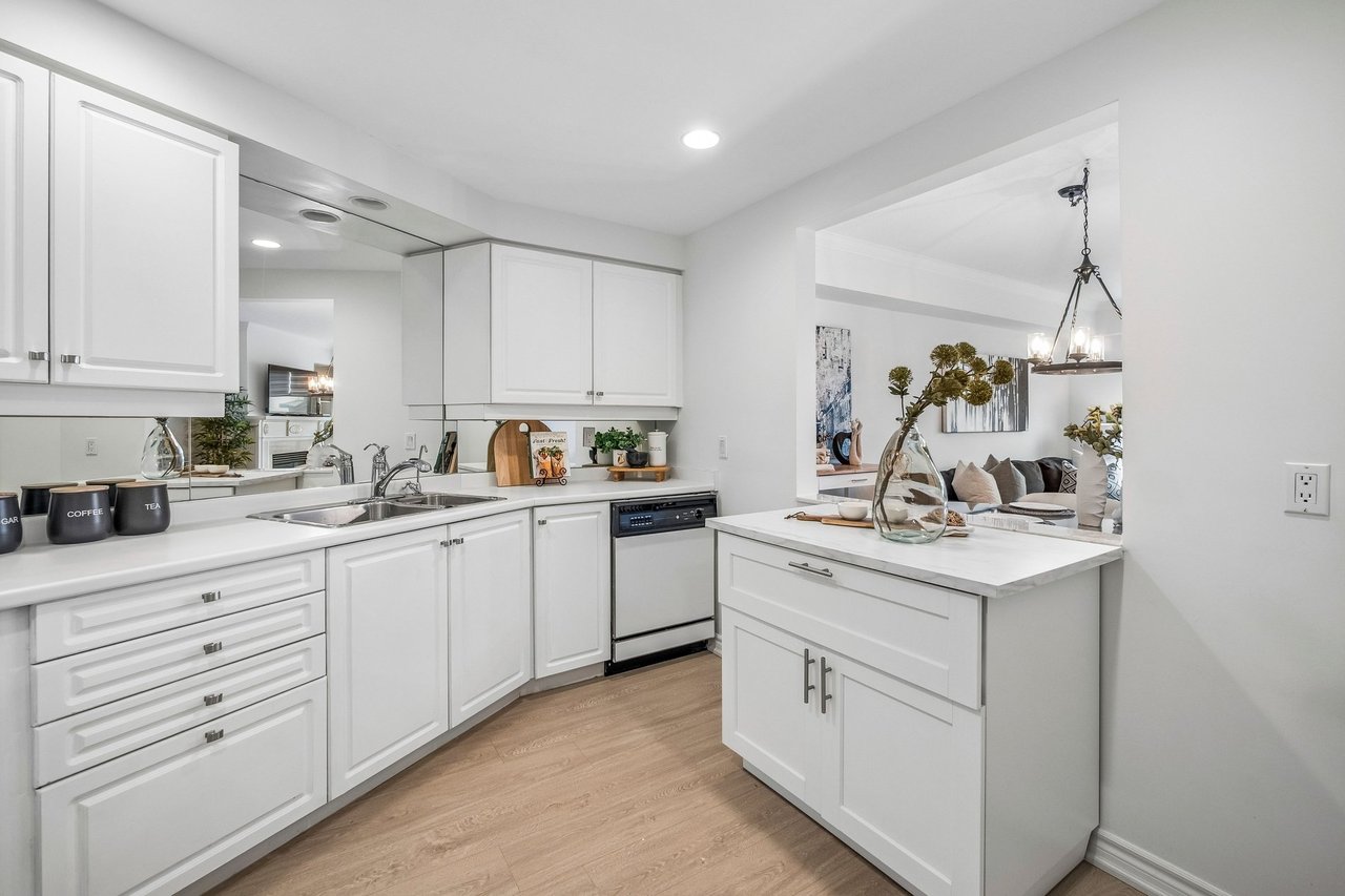 1818 Bayview Avenue #605