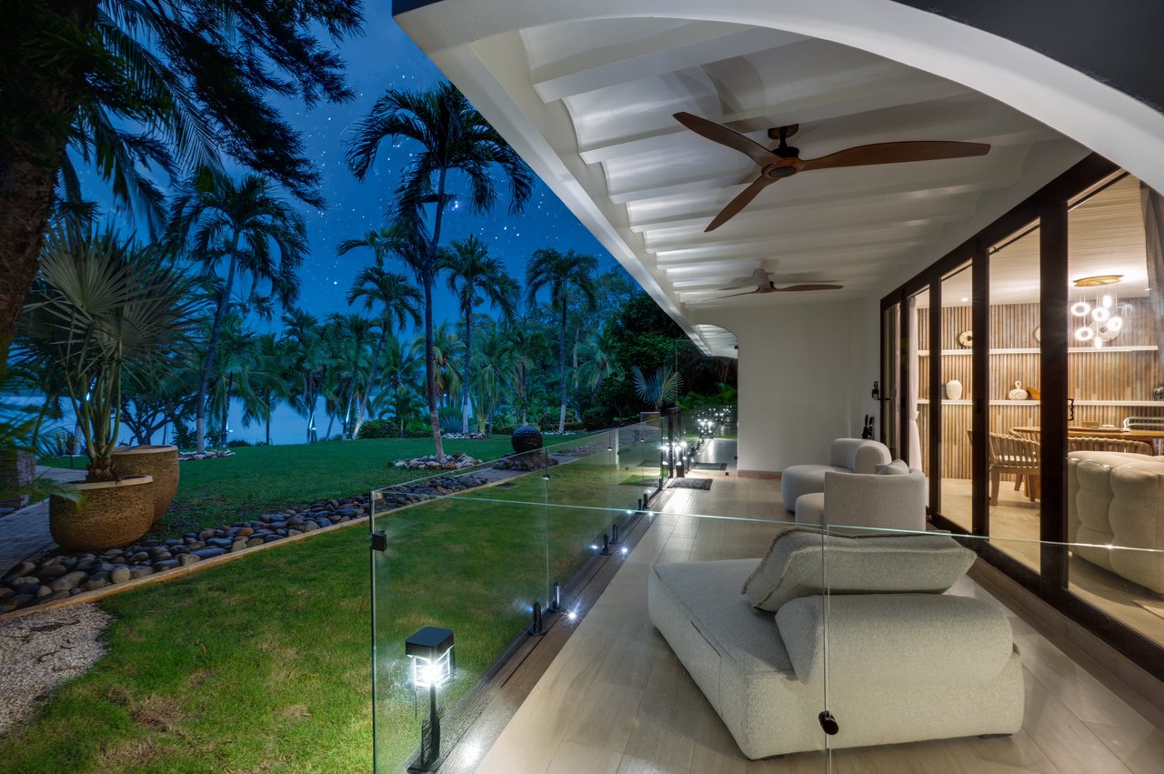 Flamingo Marina Cove 416 – Beachfront Condo