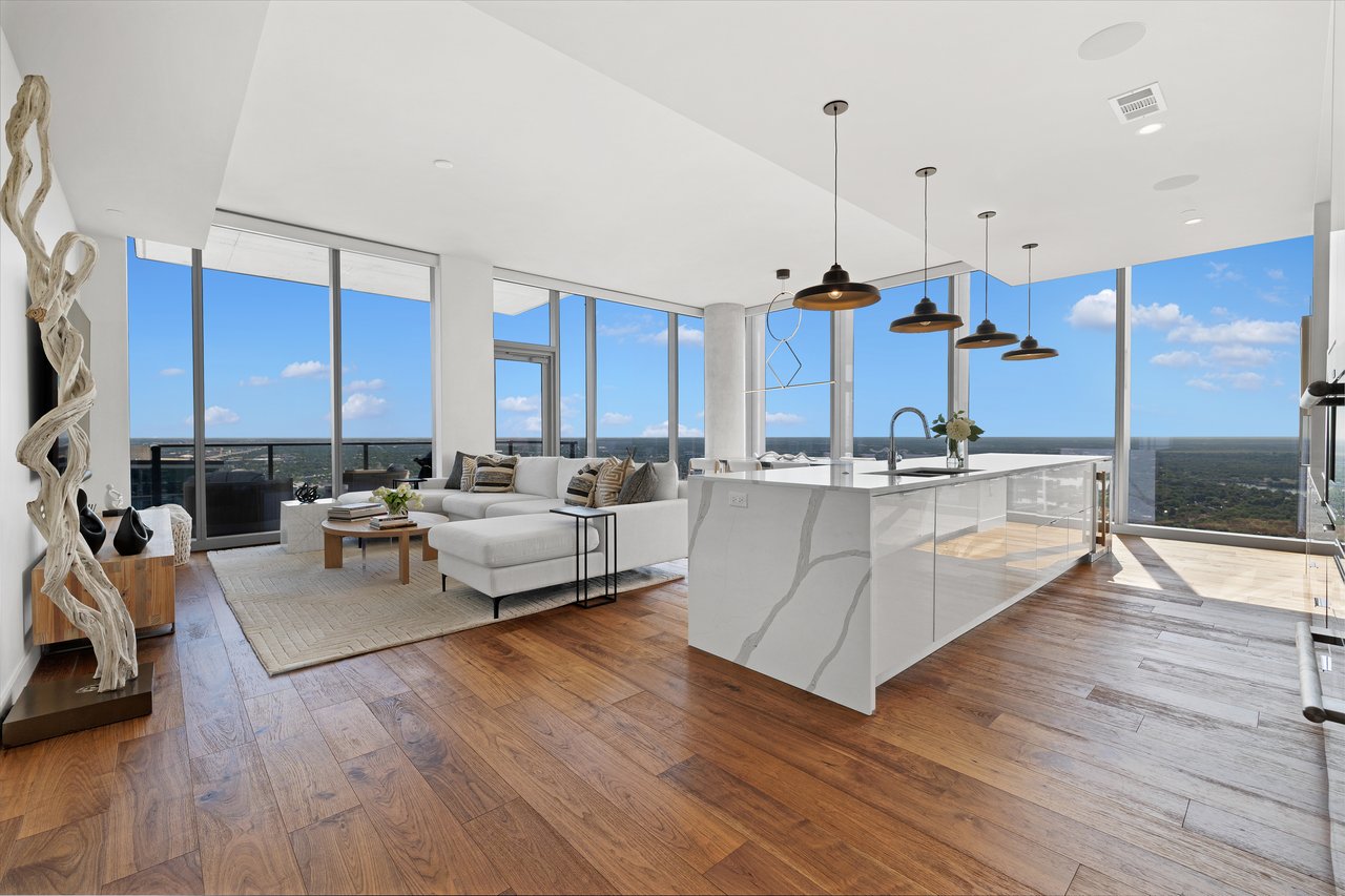 Sanctuary in the sky 44 East 4603