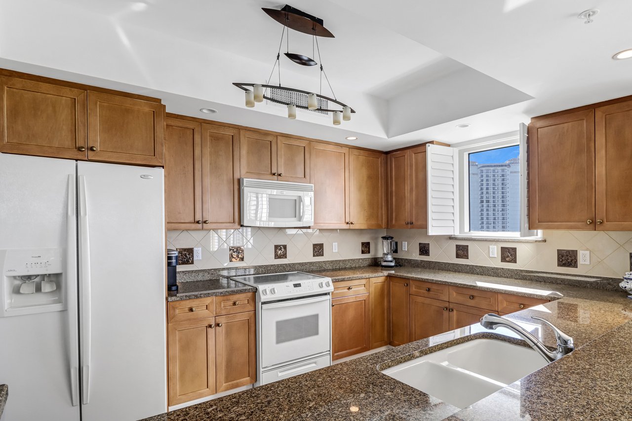 1065 Borghese Ln #801