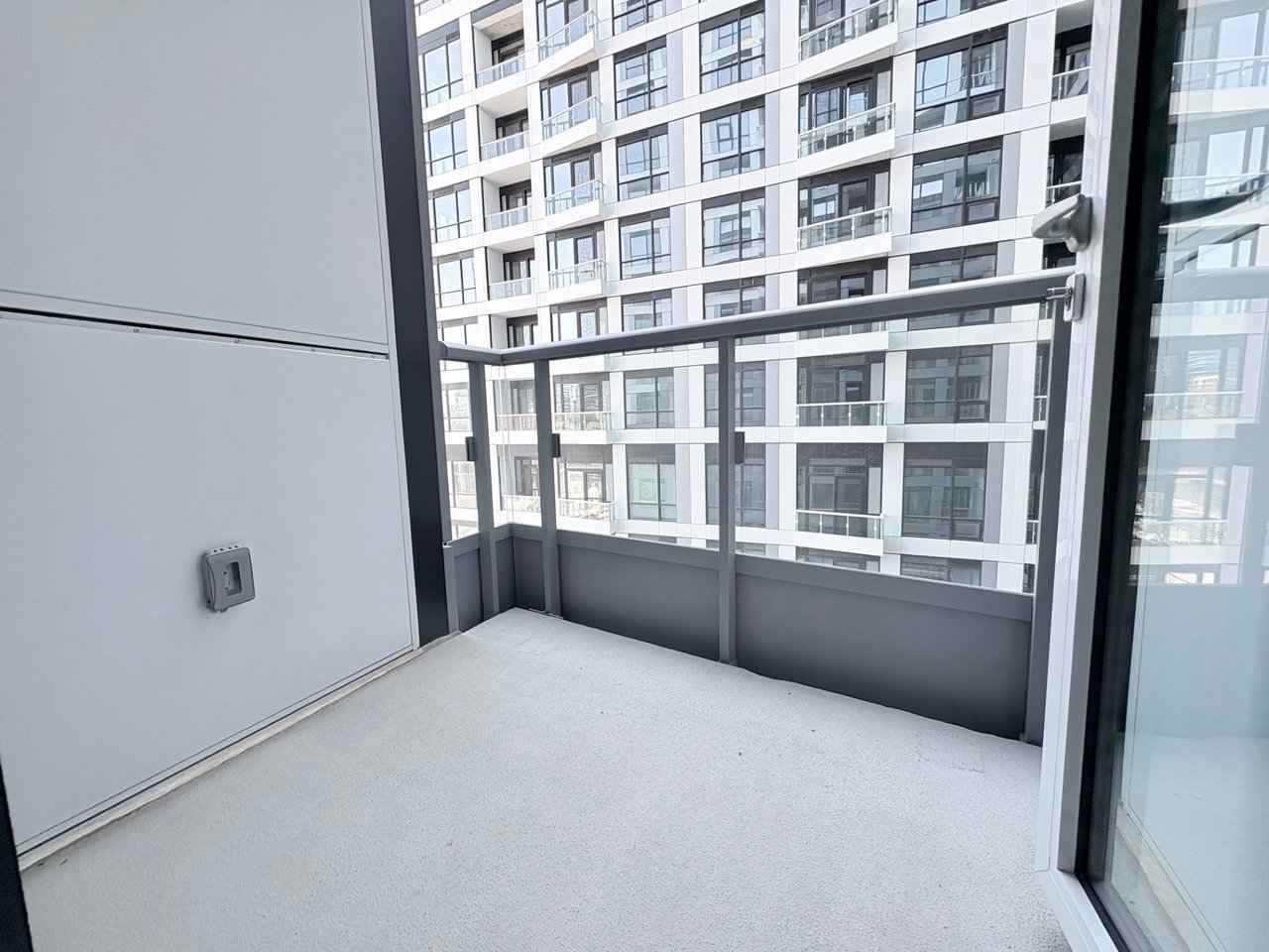 15 Richardson Street Unit: 607