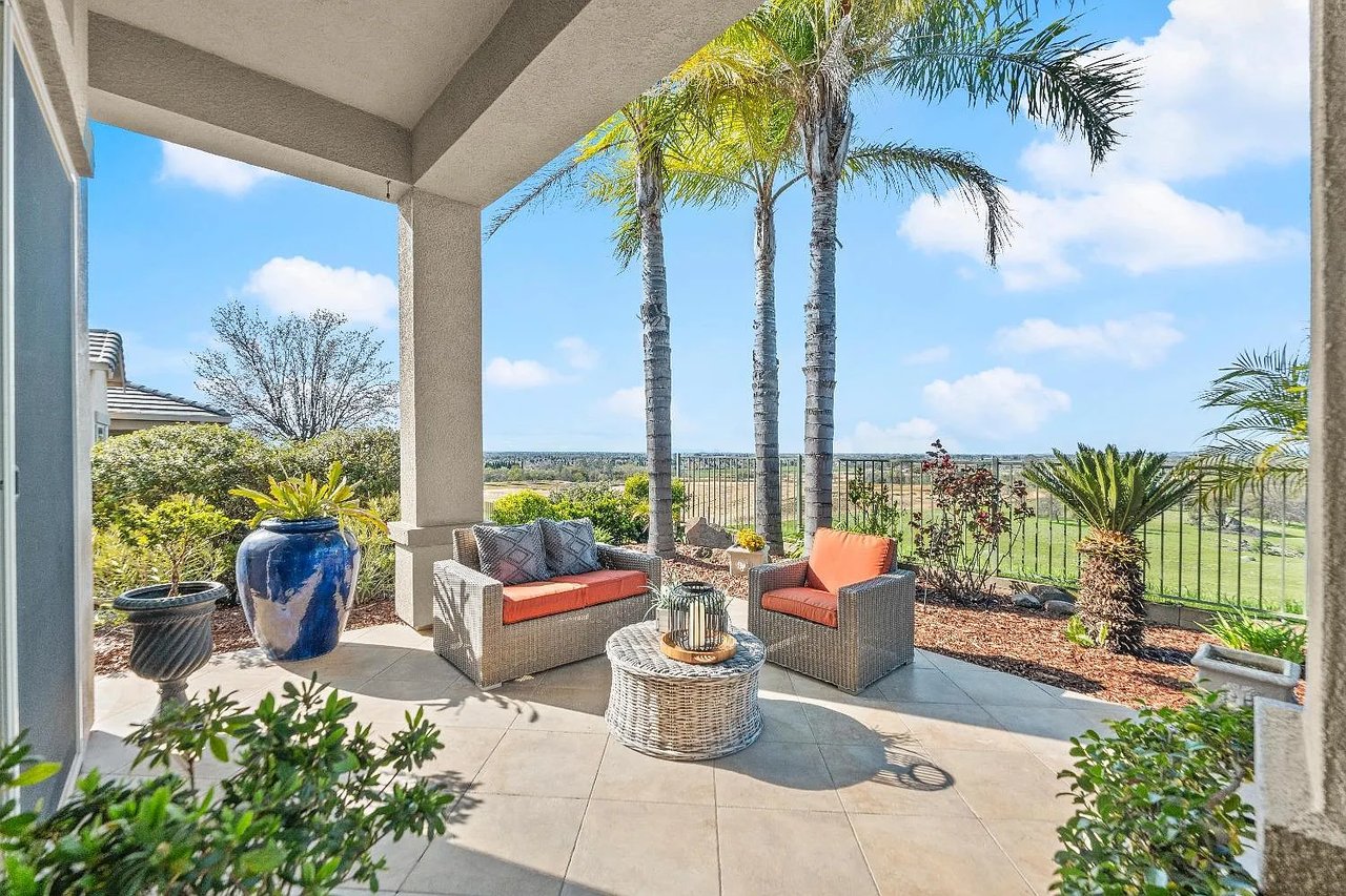 2280 Hidden Hills Ln