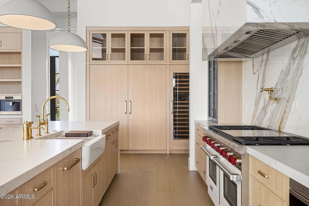 4534 E PEBBLE RIDGE Road