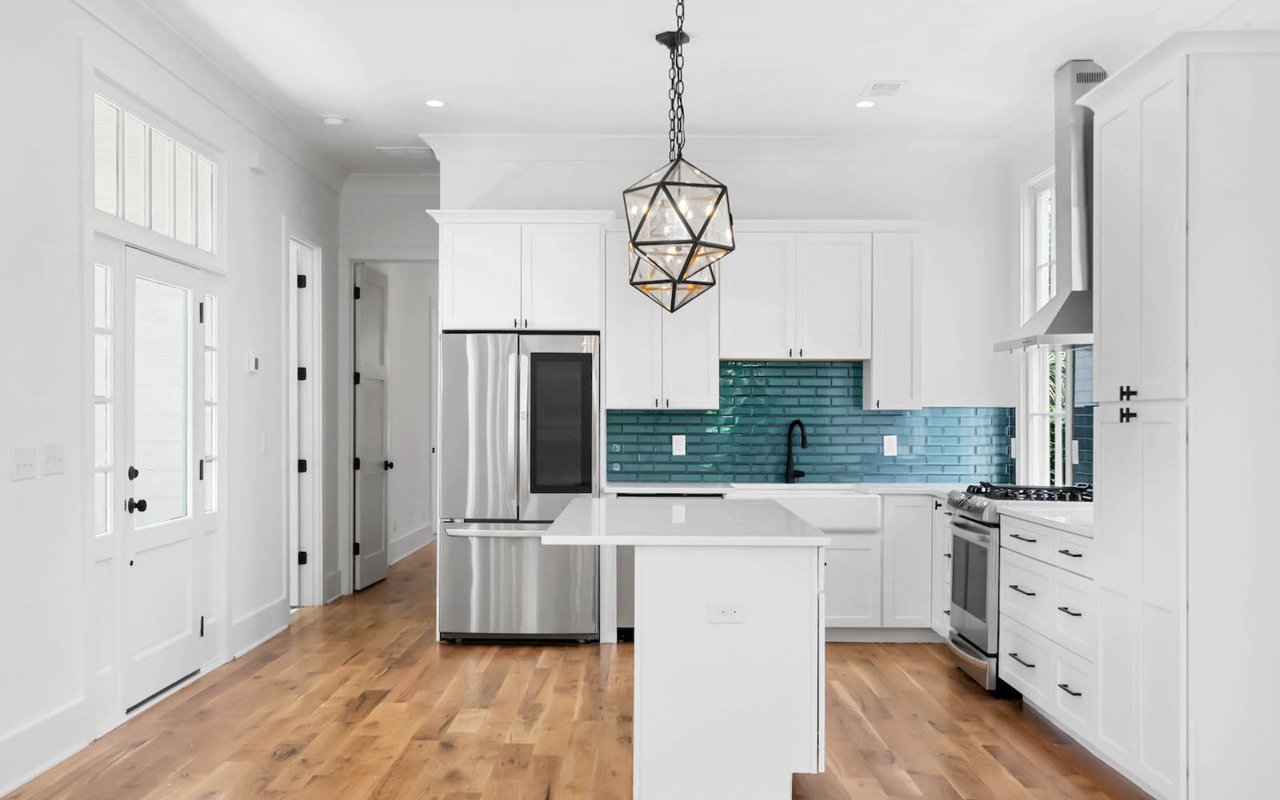For Sale – Homes with Statement Kitchens