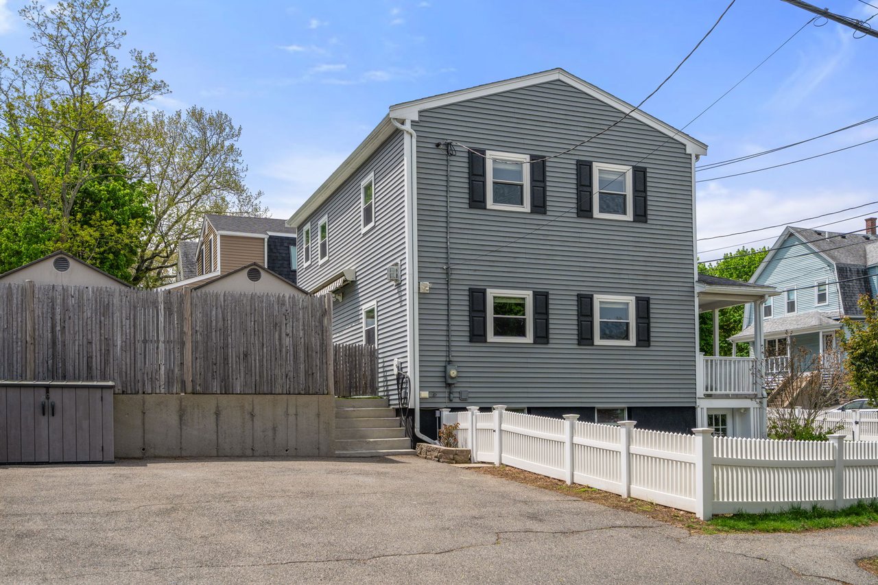 38 Hibbert St