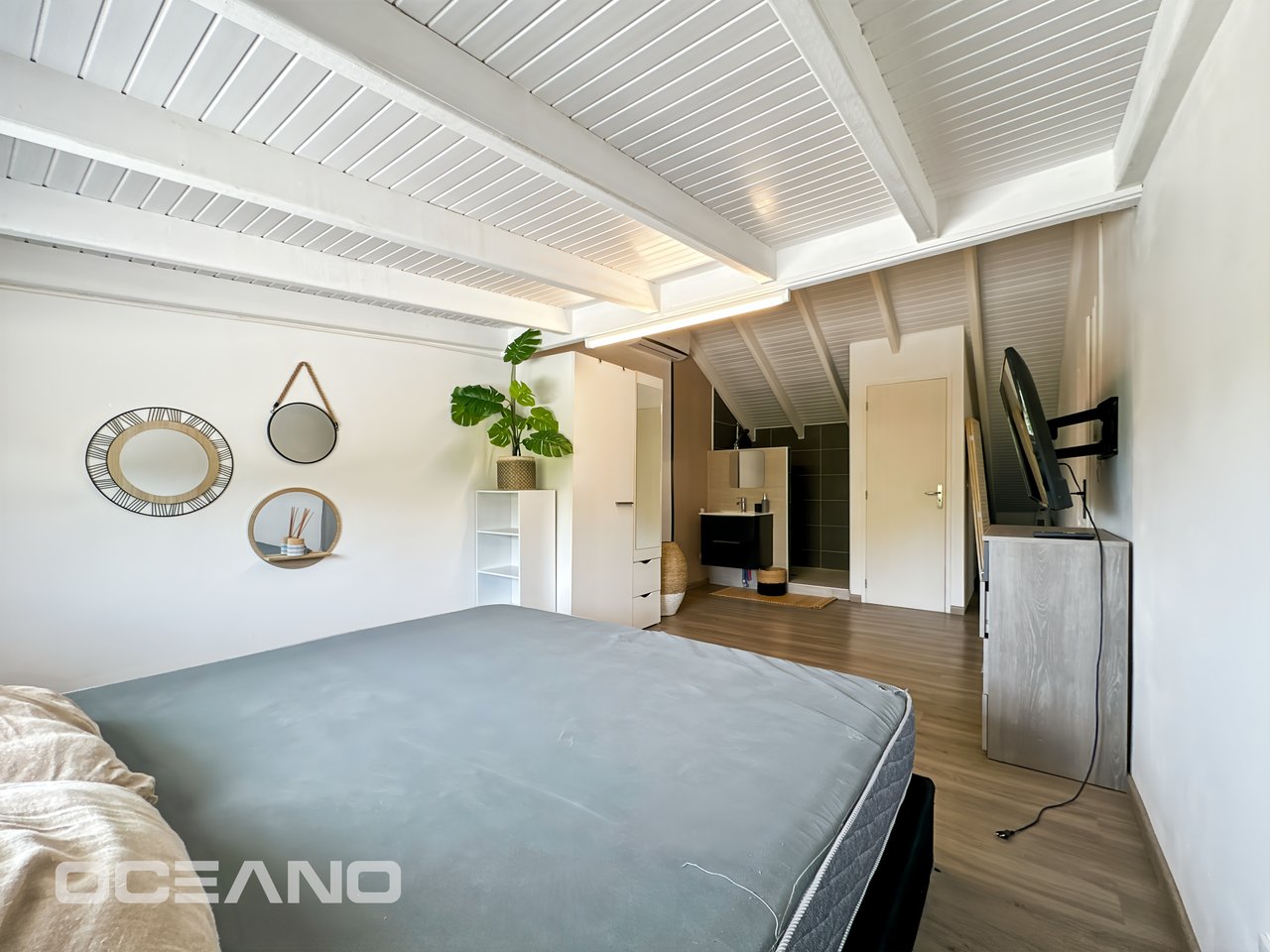 Exclusive : Cozy Home with Mezzanine and Large Terrace – Orient Bay