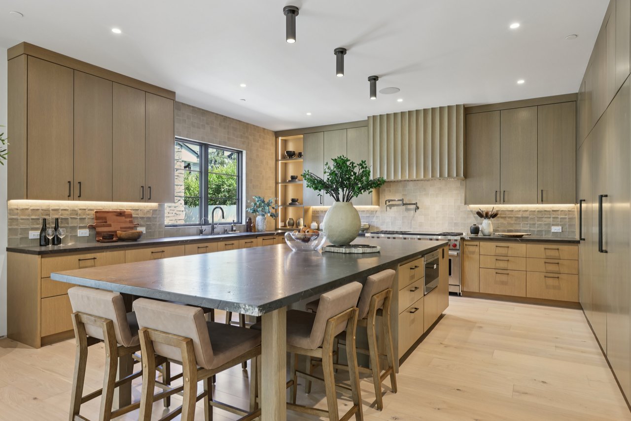 4113 Woodman Ave, Sherman Oaks