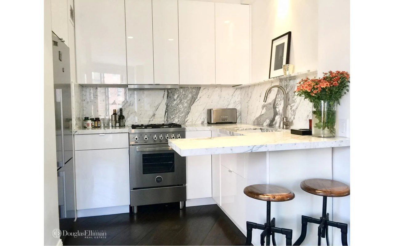 22 Perry Street Unit: 4B