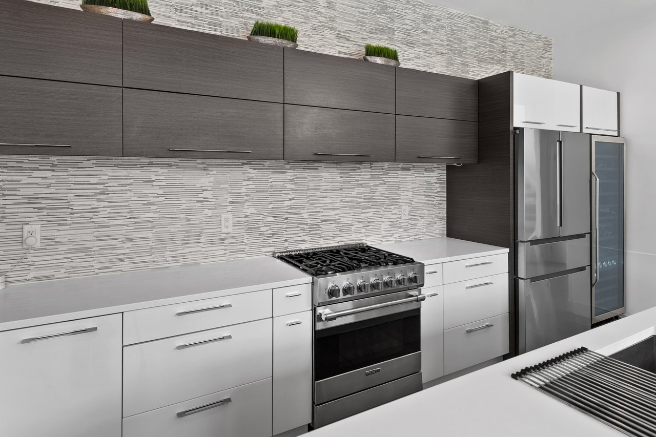 408 13 Street NW Unit: 3