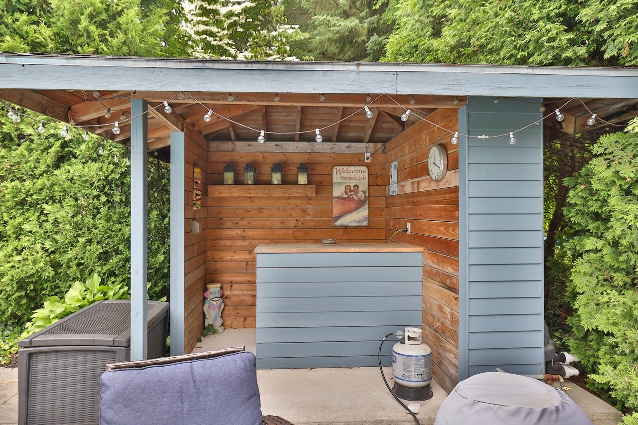 4220 Spruce Avenue, Burlington