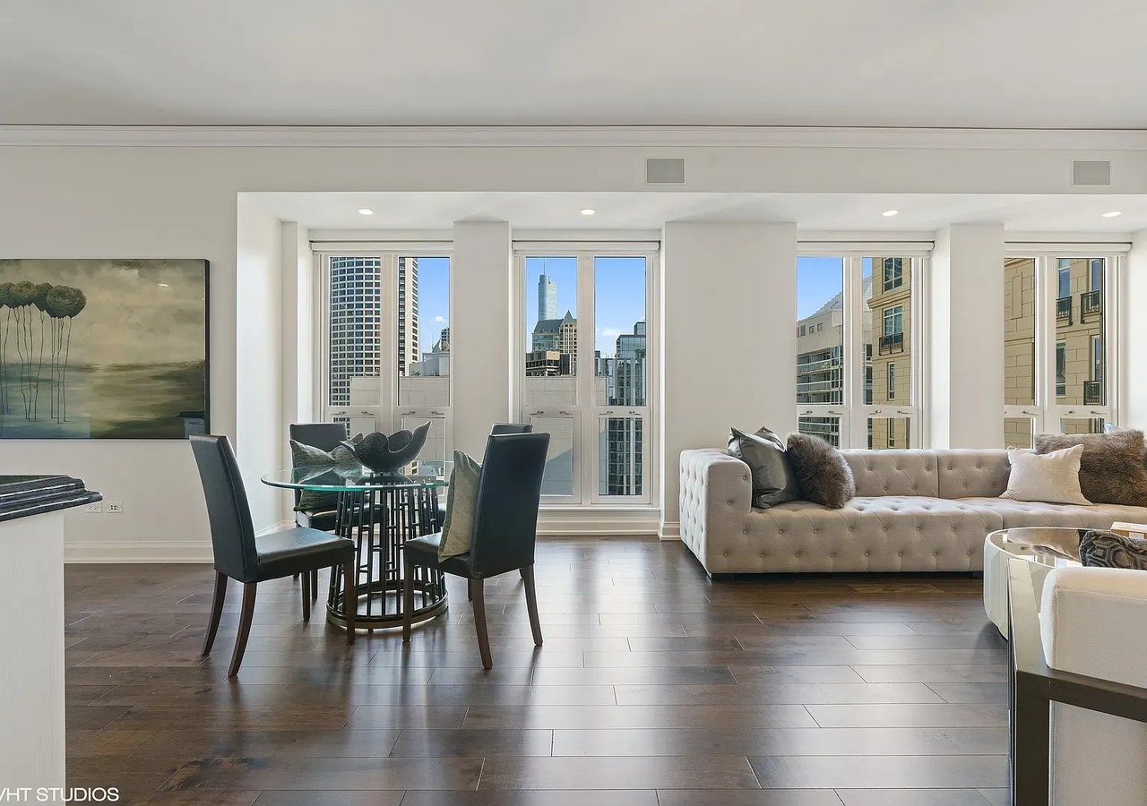 11 E Walton St APT 3201