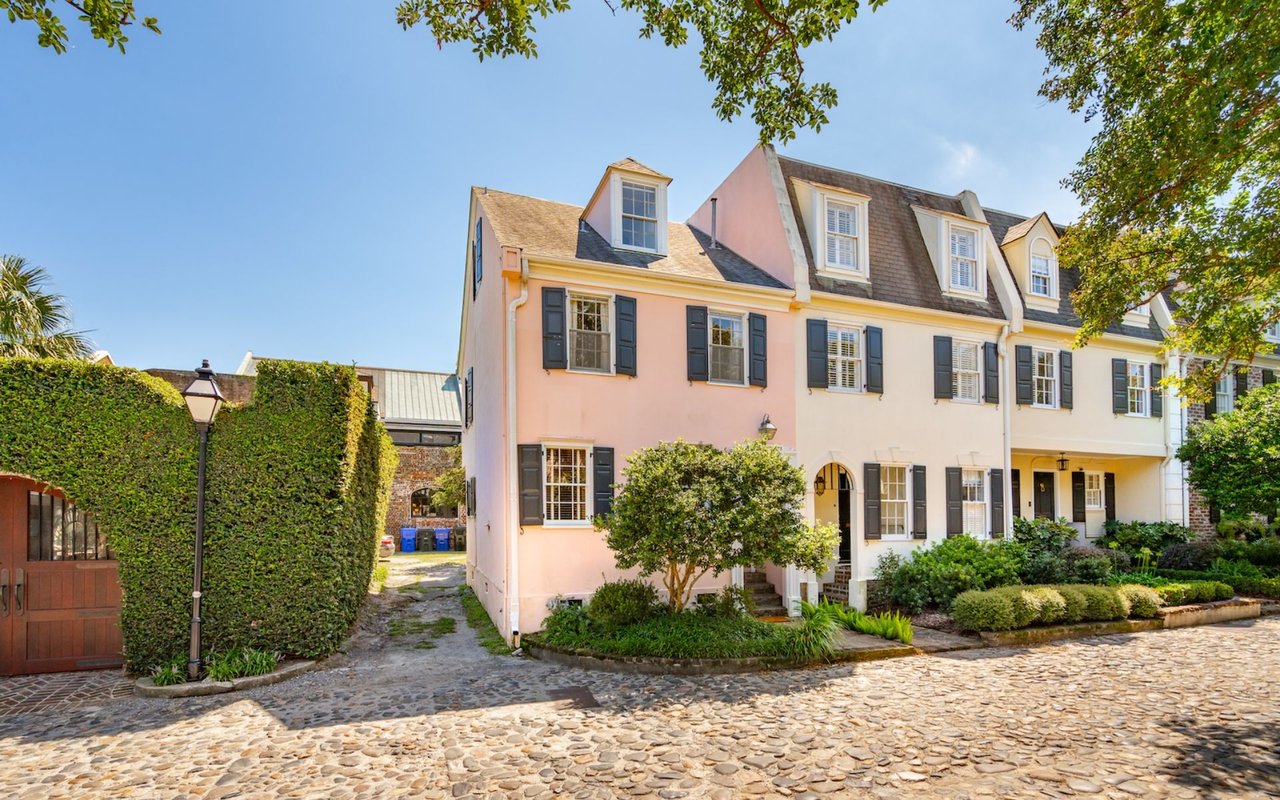 South of Broad Townhome – 33 N Adgers Wharf