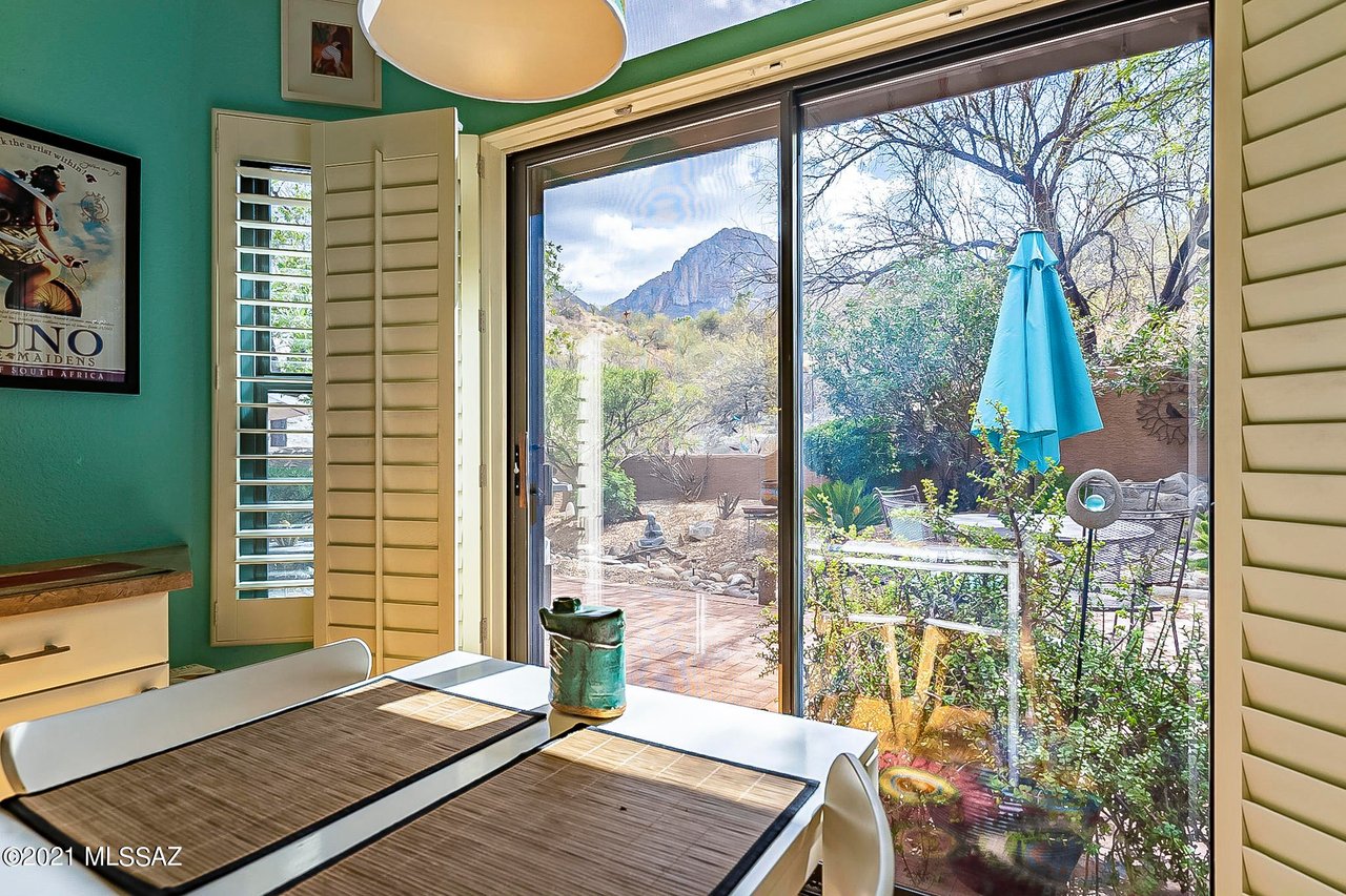 1323 E Stoney Canyon Cir