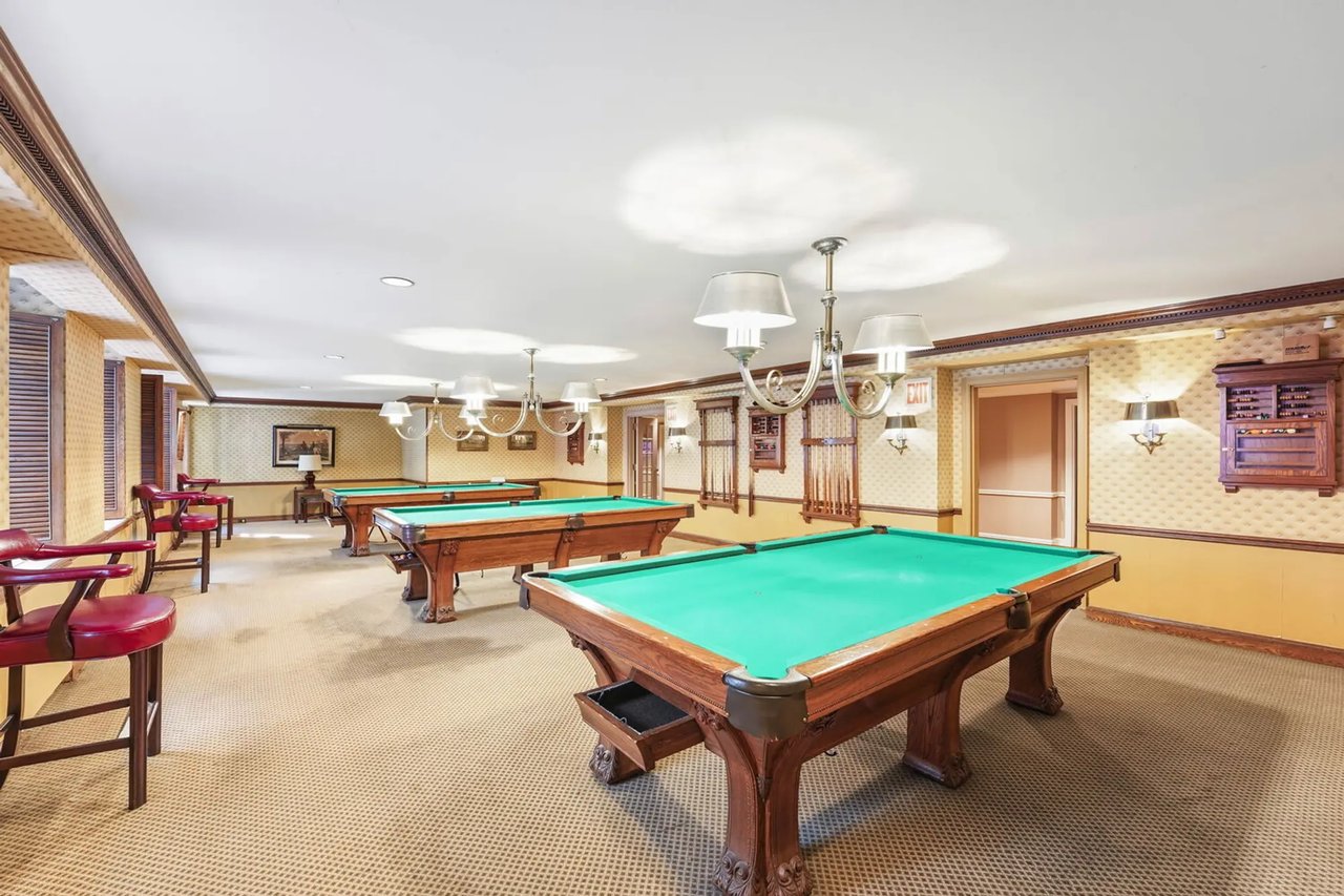 333 W 56th St Apt 2L