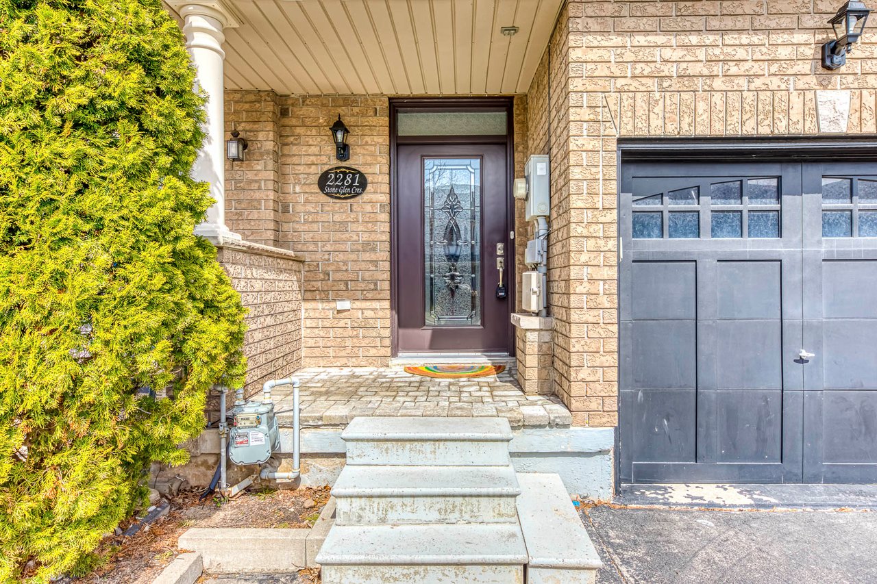 2281 Stone Glen Cres