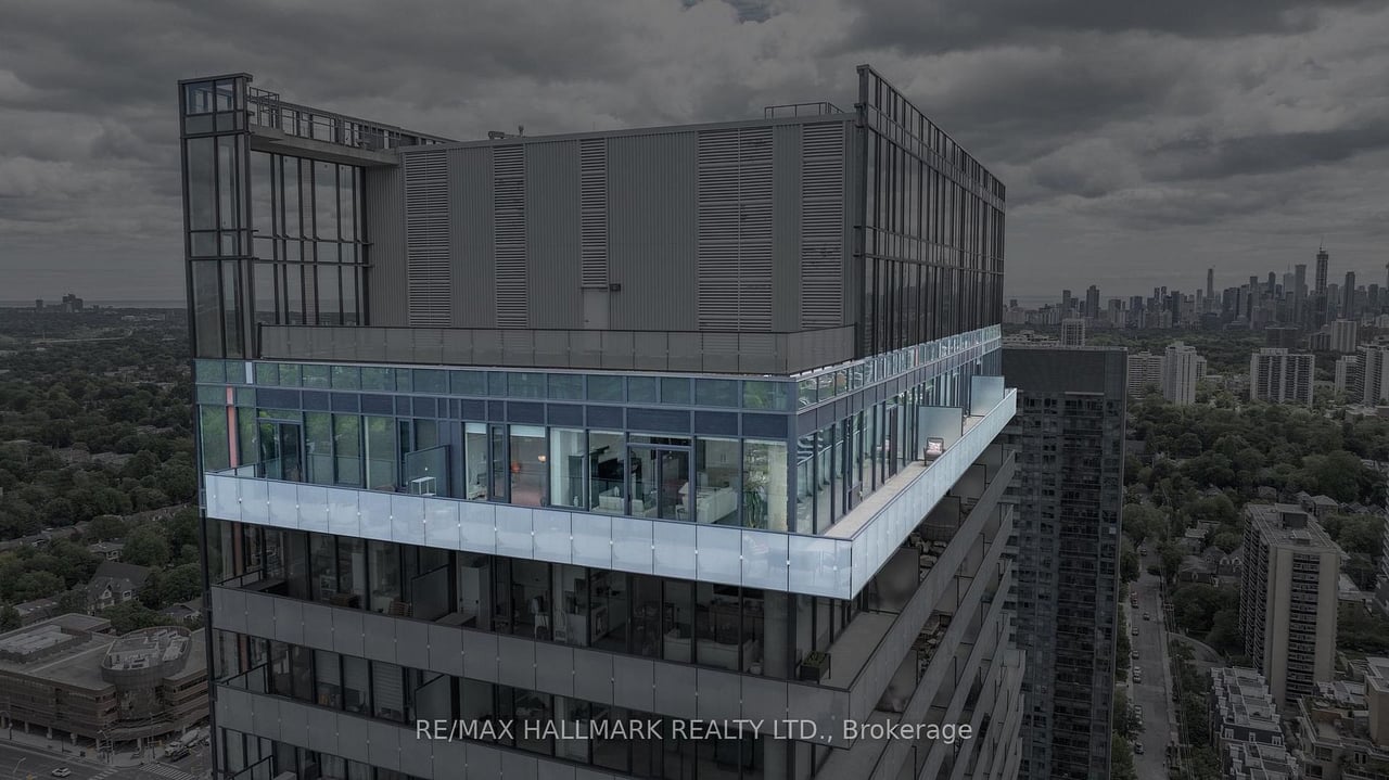 PRESTIGE LIVING AT YONGE & EGLINTON