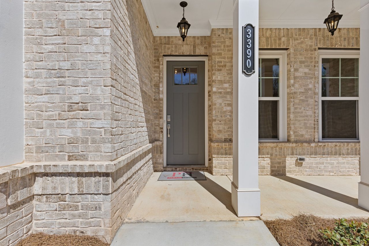3832 Cheyenne Ln