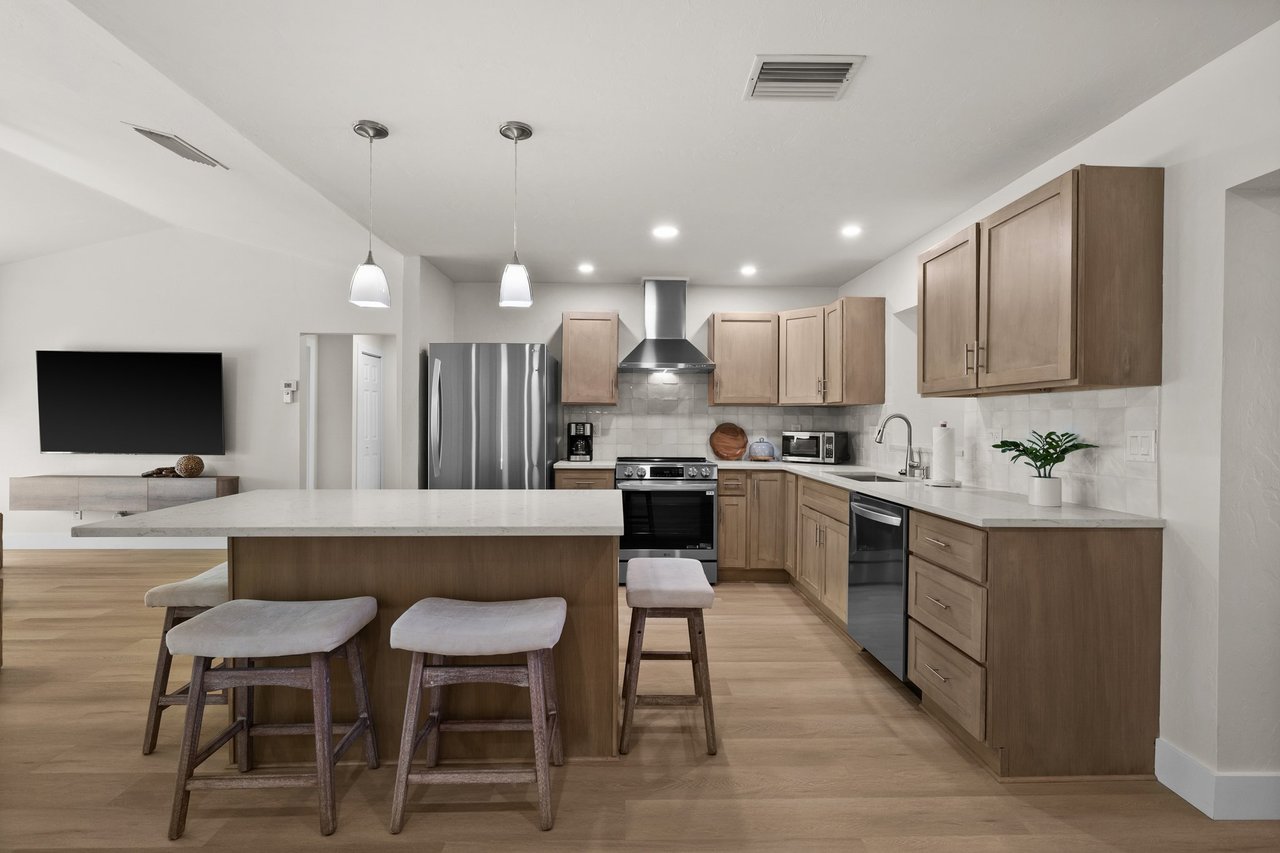 1910 SE 10th Place, Cape Coral