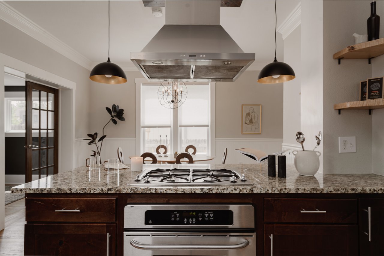 4208 Umatilla Street: A 1900 Victorian That Gets Sunnyside Right