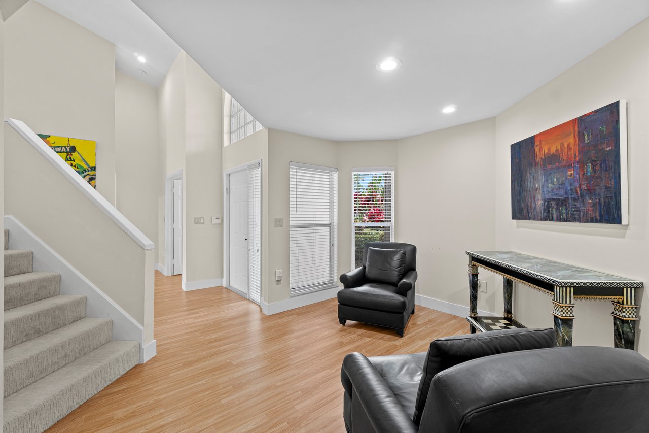 5058 Windsor Parke Dr