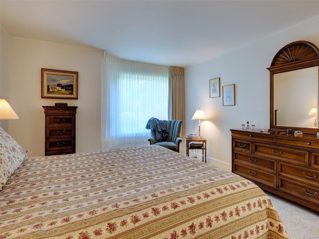 110-1370 Beach Dr