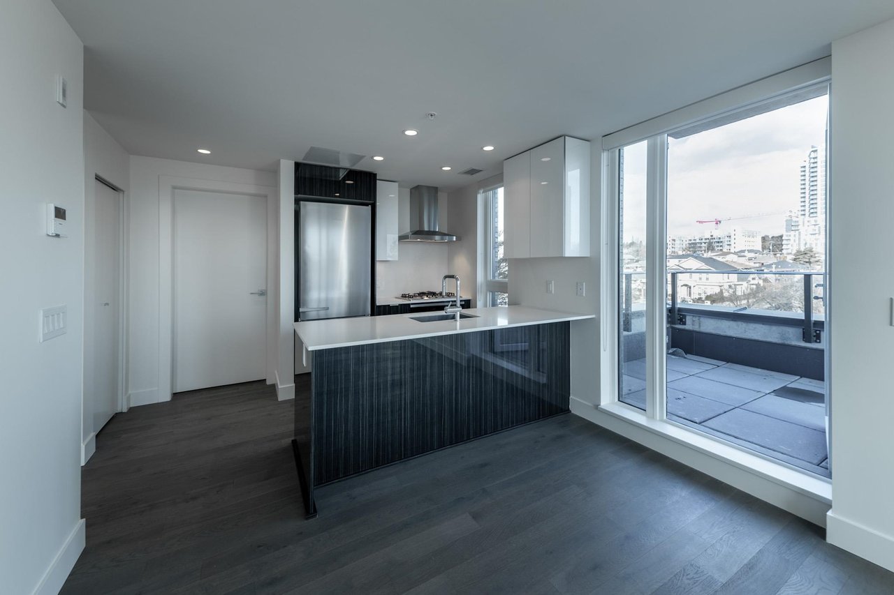 501-7777 Cambie St